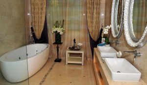 050105_JinMaoPalace1_LBox1000x583